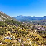 Vila Flora With A 53 Sqm Private Pool With Cinema With Projector And 4 En-suite Bedrooms Gata
