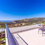 Vila Flora With A 53 Sqm Private Pool With Cinema With Projector And 4 En-suite Bedrooms *