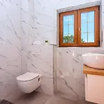 Vila Flora With A 53 Sqm Private Pool With Cinema With Projector And 4 En-suite Bedrooms *