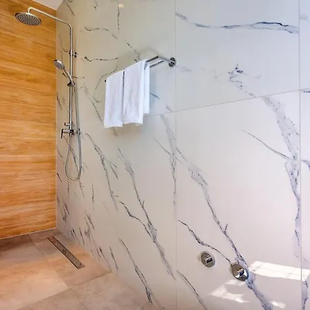 Flora With A 53 Sqm Private Pool With Cinema With Projector And 4 En-suite Bedrooms * Gata