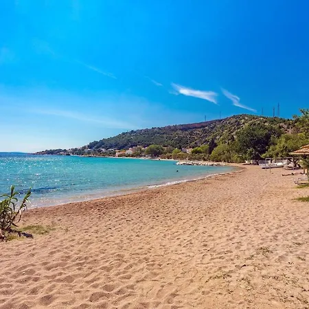 Flora With A 53 Sqm Private Pool With Cinema With Projector And 4 En-suite Bedrooms Vila
