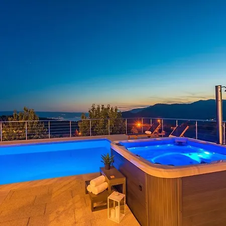 Flora With A 53 Sqm Private Pool With Cinema With Projector And 4 En-suite Bedrooms * Gata